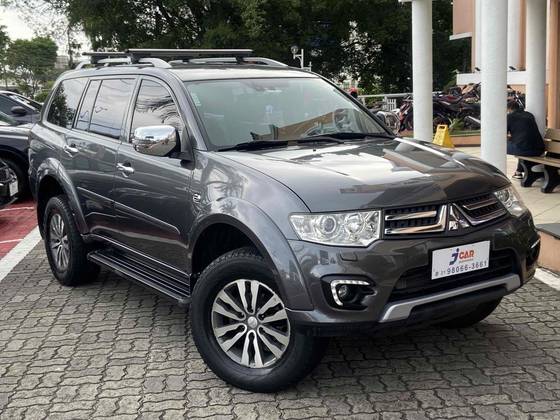 MITSUBISHI PAJERO DAKAR 3.2 HPE 4X4 7 LUGARES 16V TURBO INTERCOOLER DIESEL 4P AUTOMÁTICO